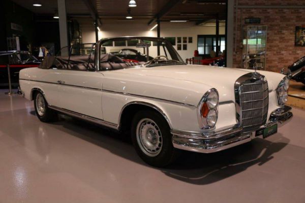 Mercedes-Benz 300 SE 1965 2376