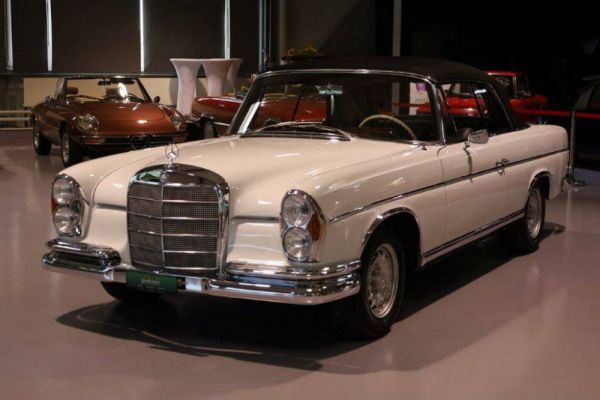 Mercedes-Benz 300 SE 1965 2378