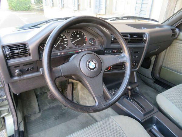 BMW 323i 1985 101241