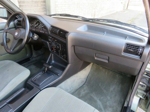 BMW 323i 1985 101242