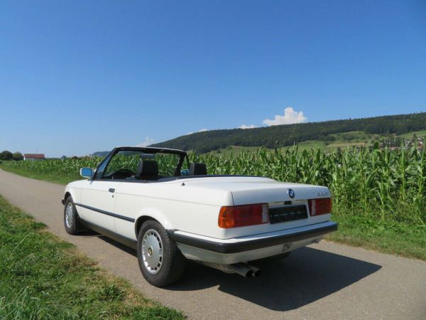 BMW 320i 1989