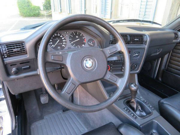 BMW 320i 1989 102378