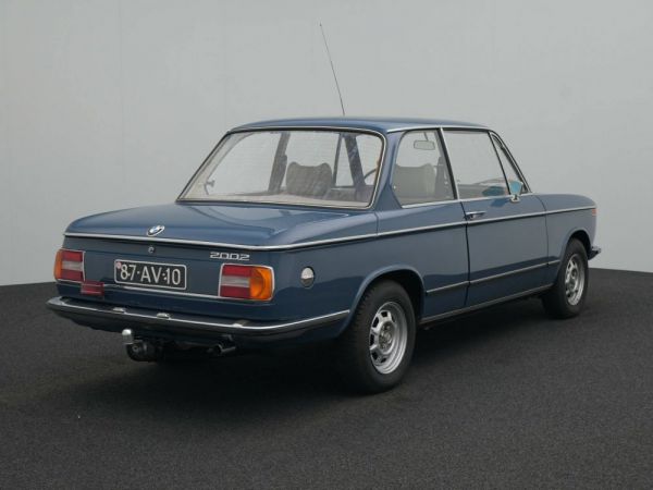 BMW 2002 1974 3681