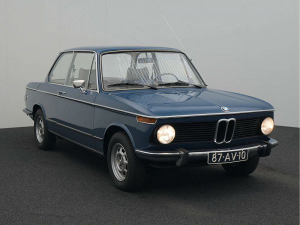 BMW 2002 1974 3682