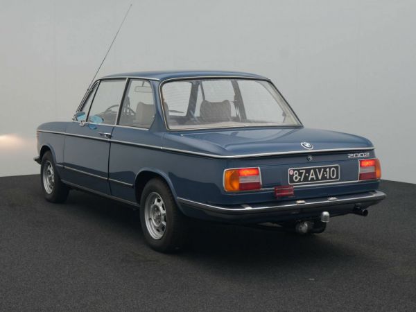 BMW 2002 1974 3683