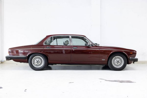 Daimler Double Six 1985 5006