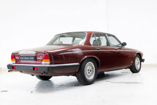 Daimler Double Six 1985 5007