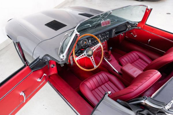 Jaguar E-Type 4.2 1965 5138