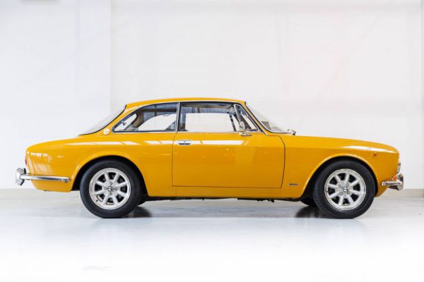 Alfa Romeo 1750 GT Veloce 1971 13604