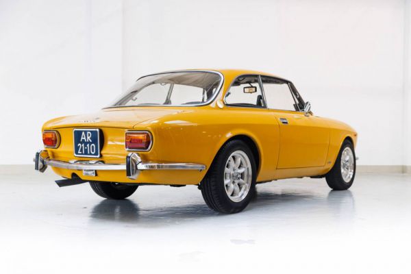 Alfa Romeo 1750 GT Veloce 1971 13605