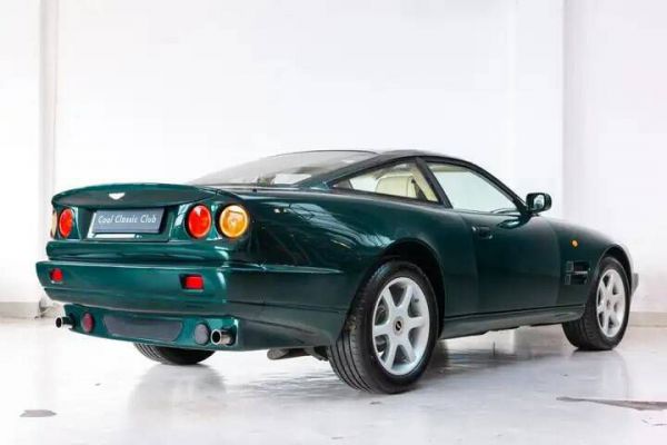 Aston Martin V8 Coupé 1999 70100