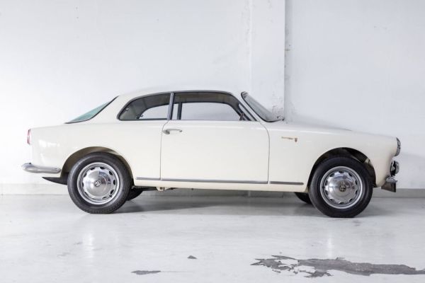 Alfa Romeo Giulietta Sprint 1957 109116