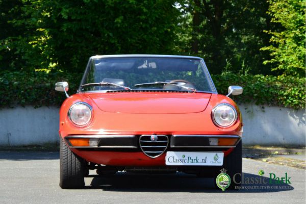 Alfa Romeo Spider Veloce 2000 1981 12403