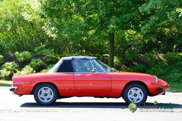 Alfa Romeo Spider Veloce 2000 1981 12405