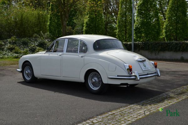 Jaguar 340 1968 12496