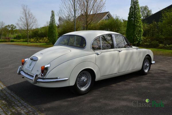 Jaguar 340 1968 12499