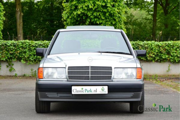 Mercedes-Benz 190 E 1992 12529