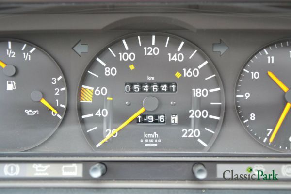 Mercedes-Benz 190 E 1992 12534