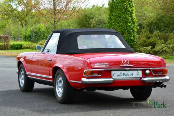 Mercedes-Benz 230 SL 1966 12654