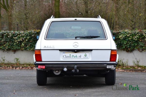 Mercedes-Benz 200 T 1984 69465