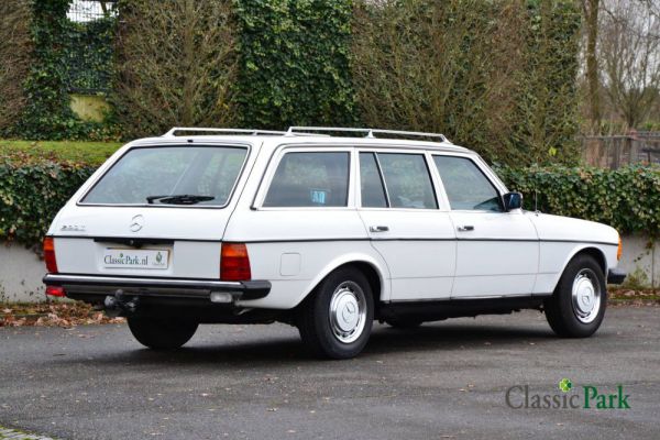 Mercedes-Benz 200 T 1984 69467