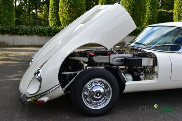 Jaguar E-Type V12 (2+2) 1971 95608