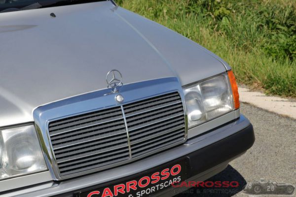 Mercedes-Benz 300 CE-24 1992 8786