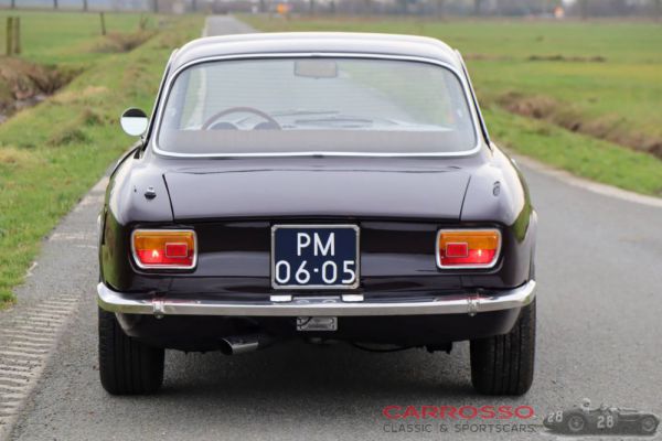 Alfa Romeo Giulia GT 1300 Junior 1972 9030