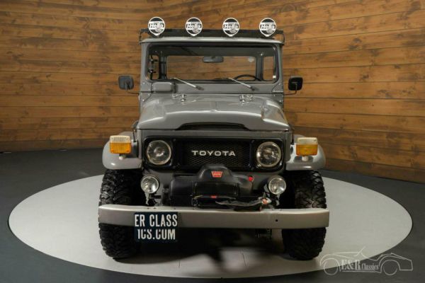 Toyota Land Cruiser FJ 45 1976 87281