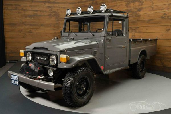 Toyota Land Cruiser FJ 45 1976 87282