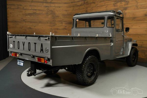 Toyota Land Cruiser FJ 45 1976 87285