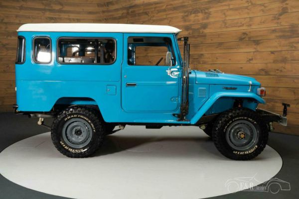 Toyota Land Cruiser HJ 47 1982 102336