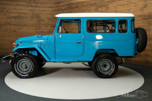 Toyota Land Cruiser HJ 47 1982 102337