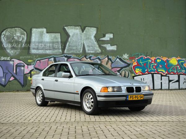 BMW 318is 1996 19753