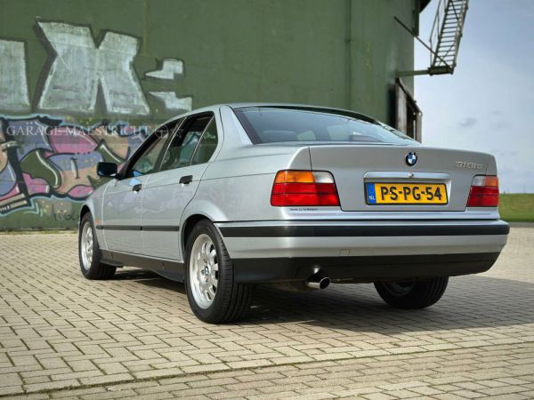 BMW 318is 1996 19756