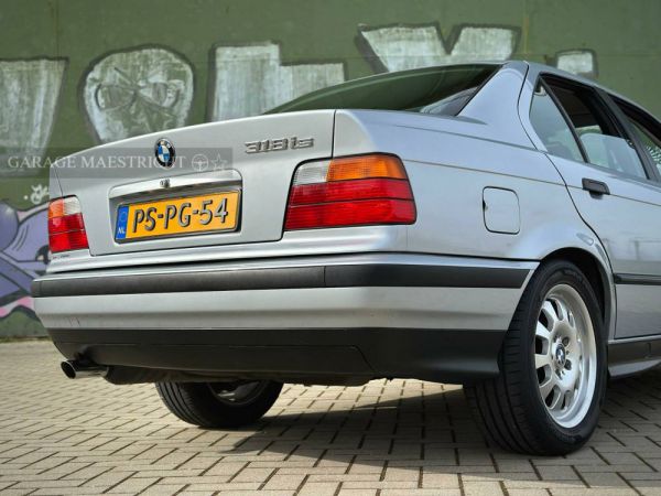 BMW 318is 1996 19760