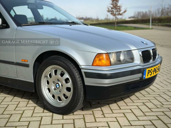 BMW 318is 1996 19762