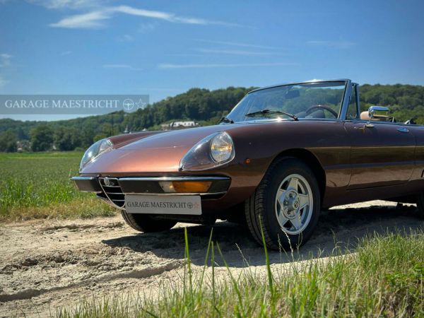 Alfa Romeo Spider Veloce 2000 1981 105191