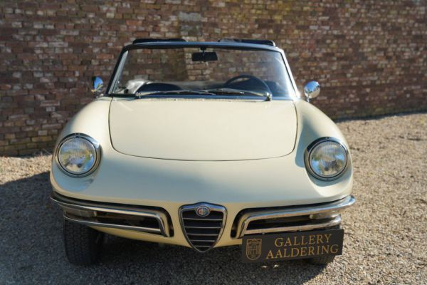 Alfa Romeo 1600 Spider Duetto 1967 15553