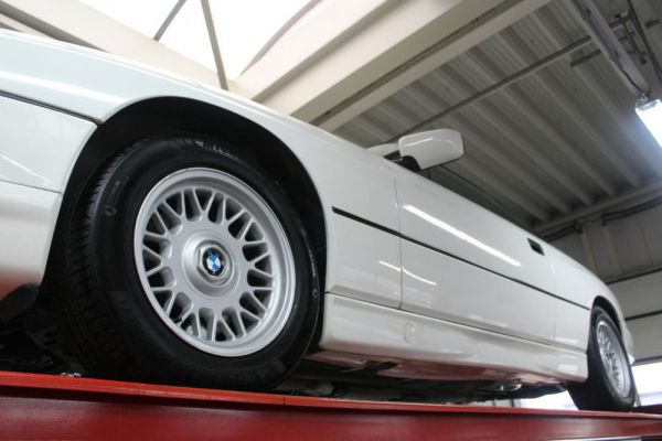 BMW 850i 1991 15708