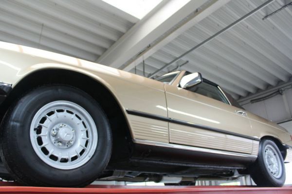 Mercedes-Benz 380 SL 1982 16311