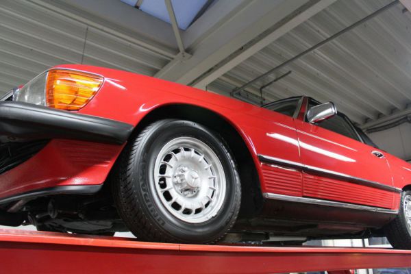 Mercedes-Benz 500 SL 1983 16354