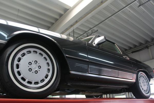 Mercedes-Benz 560 SL 1988 16371