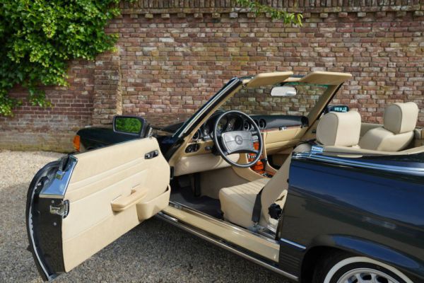 Mercedes-Benz 560 SL 1988 16375