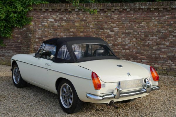 MG MGB 1980 16411