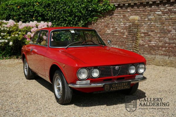 Alfa Romeo Giulia GT 1300 Junior 1975 17554