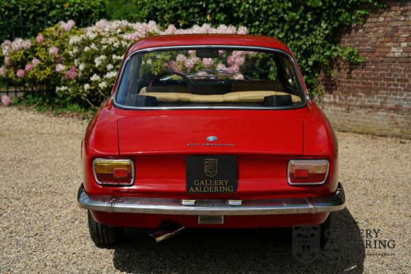 Alfa Romeo Giulia GT 1300 Junior 1975 17558