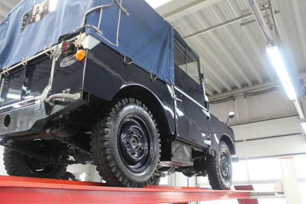 Land Rover 80 1951 17750