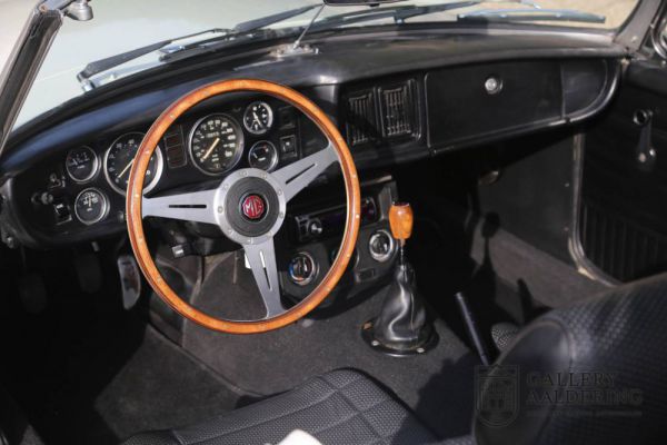 MG MGB 1977 18406