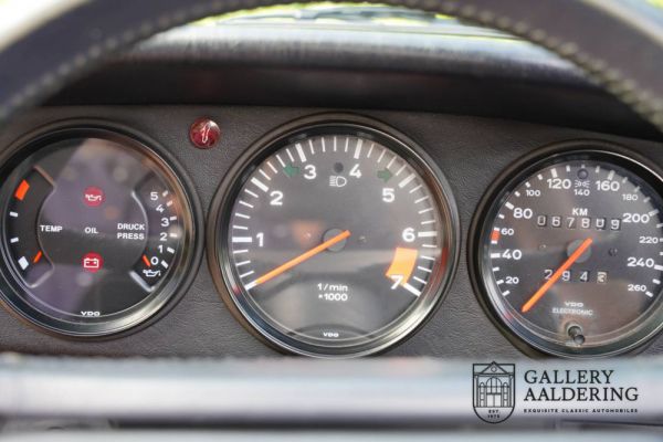 Porsche 911 Carrera 3.2 (WTL) 1988 18692